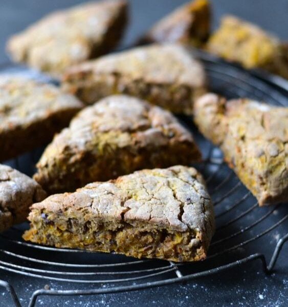 Pumpkin Scones w. Warm Christmas Spices – Gluten & Sugar Free