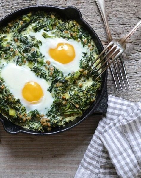Creamy Spinach with Fried Eggs